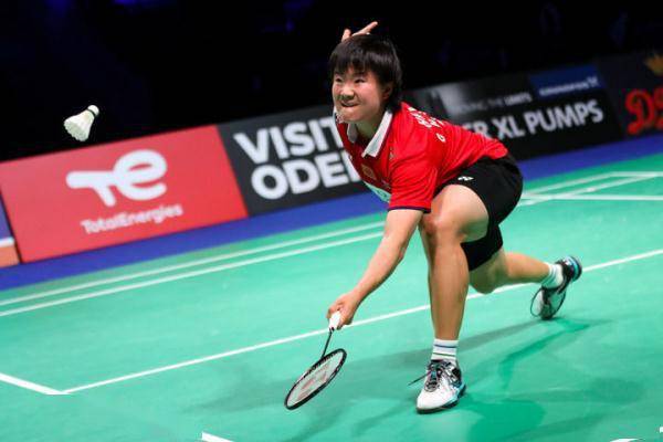 與進攻之間 與進攻之間