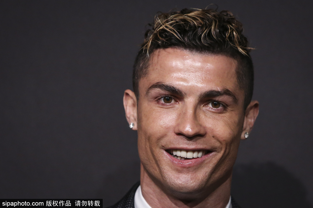 皮球越过门 皮球越过门